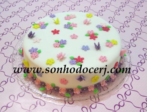 Bolo Jardim Encantado (Flores e Borboletas coloridas) (Cód: B171)