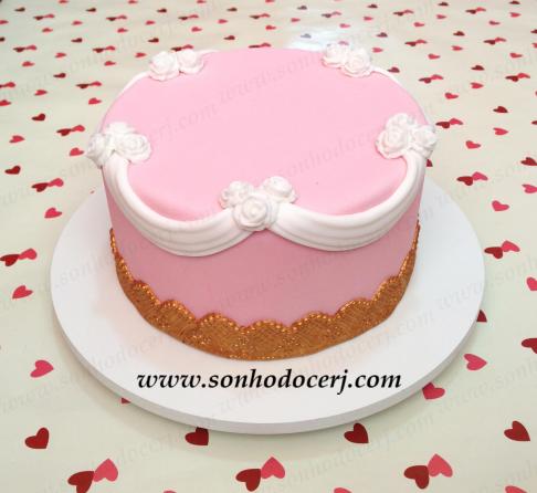 Bolo Drapeados e rosas! (Cód.: B309)
