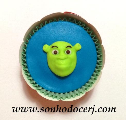 Blog_Cupcake_Shrek_0703[2]