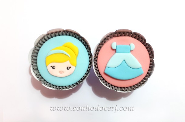 Blog_Cupcakes_cinderela_104901[2]