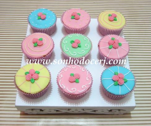 Cupcakes em estilo confeitaria Vintage!! (C)