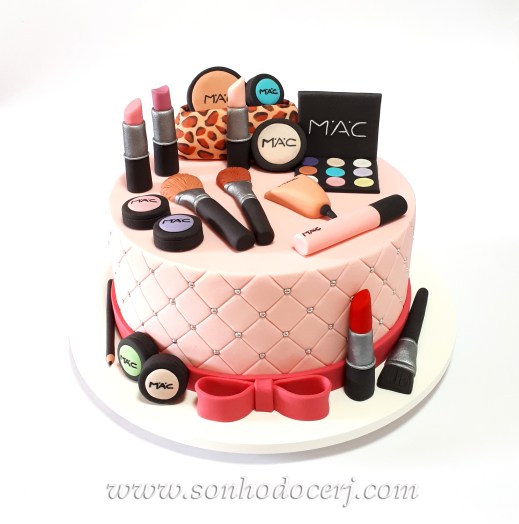 Blog_B001_Bolo_Maquiagem_103504[3]