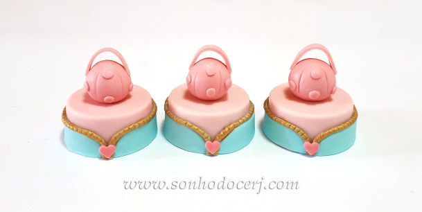 Blog_Pão de mel_LOL Surprise_131303[2]