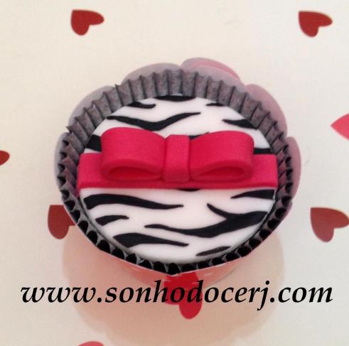 Blog_Cupcake_Oncinha_Lacinho3D_4863[2]
