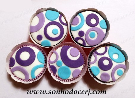 Blog_Cupcakes_Estampa_Bolinhas vazadas_9941[2]