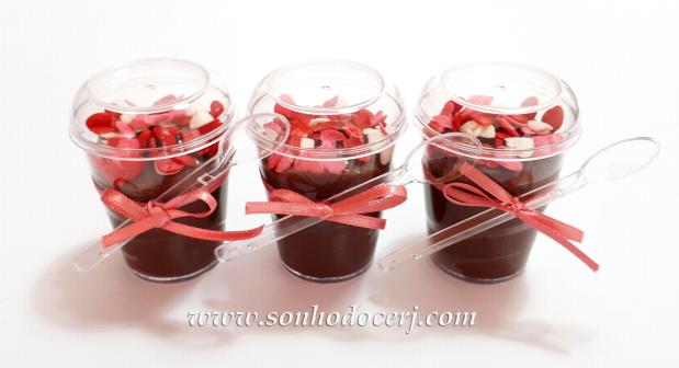 Blog_Brigadeiro de copinho_40ml com tampa e lacinho_121640[2]