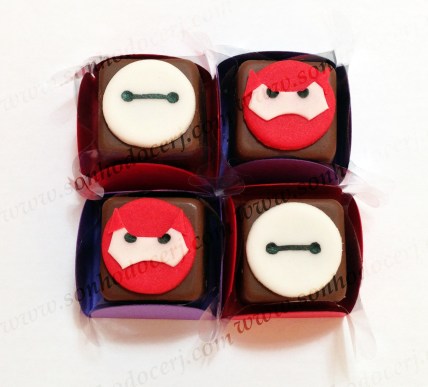 Bombons Modelados Big Hero 6 / Baymax! Baymax branco (3) / Baymax vermelho (7)