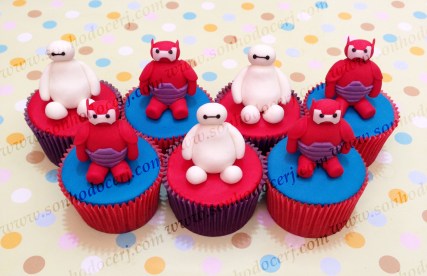 Cupcakes Big Hero 6 / Baymax 3D! Baymax branco 3D (i) / Baymax vermelho 3D (i)
