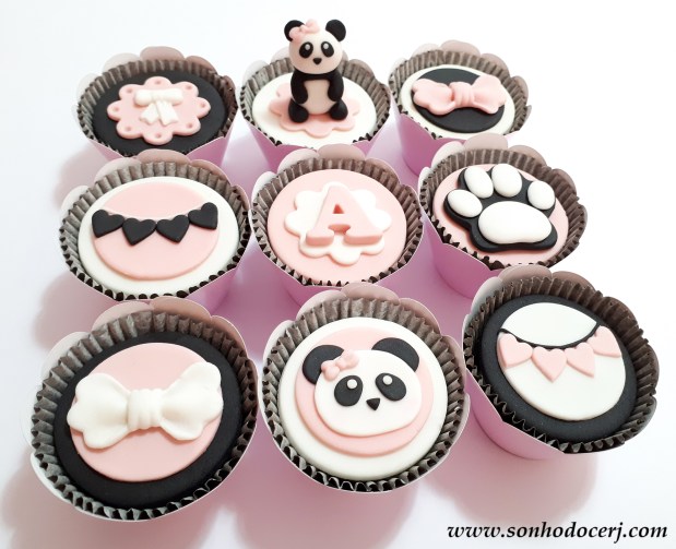 Blog_Cupcakes_Panda_113533[2]