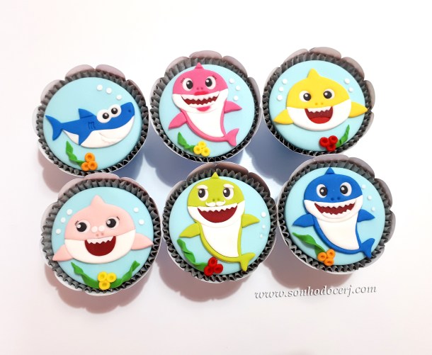 Blog_Cupcakes_Baby shark_151849[2]