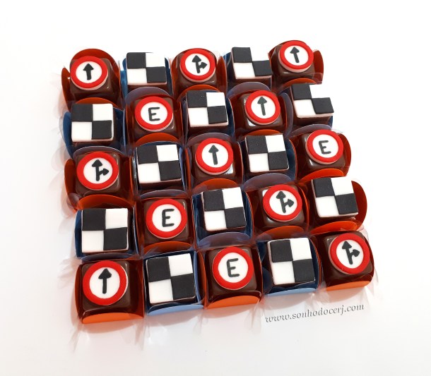 Blog_Bombom modelado_Hot wheels_111633[2]