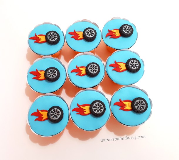 Blog_cupcakes_Hot wheels_112142[2]